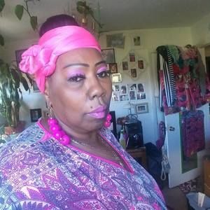 Meet your Posher, Pauline